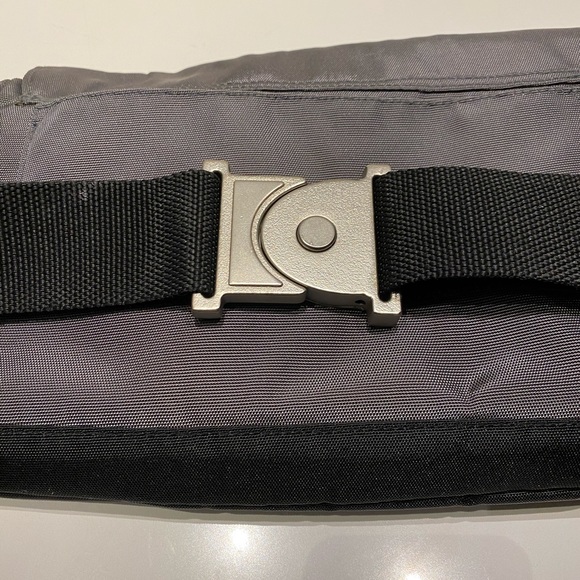 Black messenger bag - Picture 3 of 5
